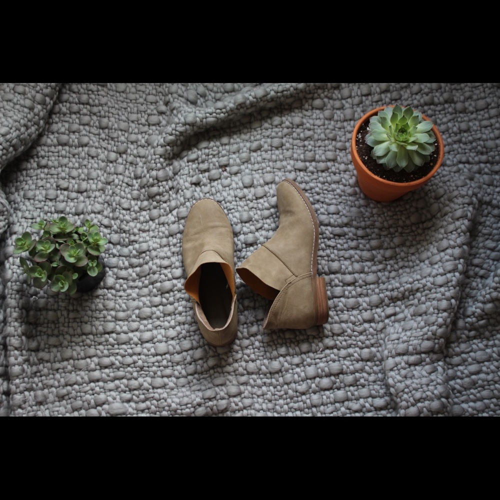 american eagle booties